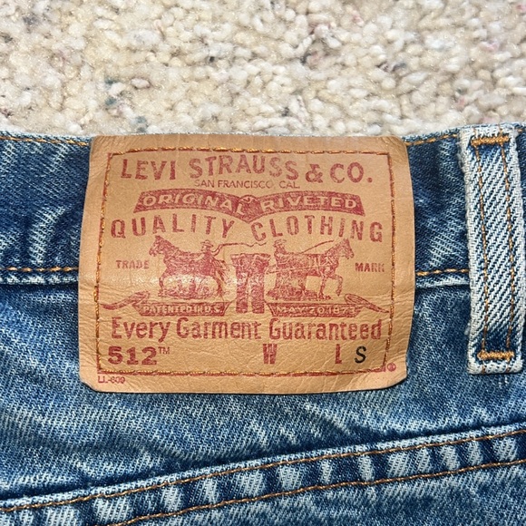 Vintage Levi’s Distressed Denim Shorts Style 512 - Size 6 - Picture 10 of 11